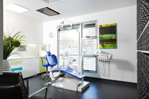 Davis Dr Scott–Specialist Prosthodontist - Dentists Newcastle 11
